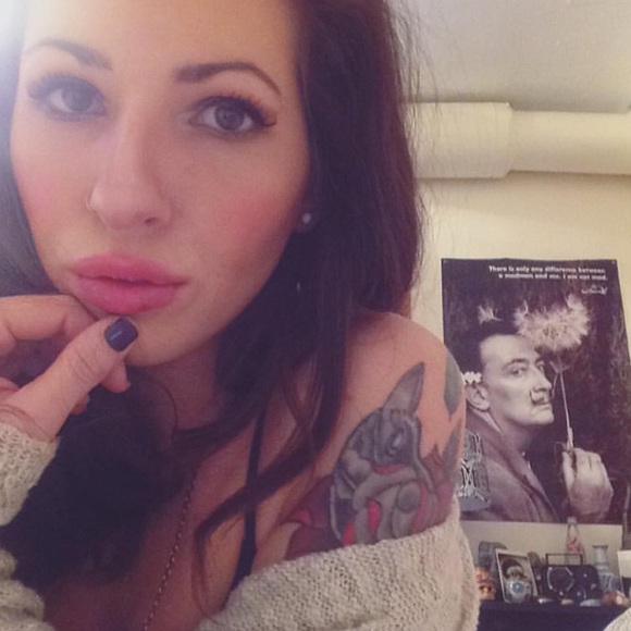 Meet your Posher, Kelly - Picture 3 of 5